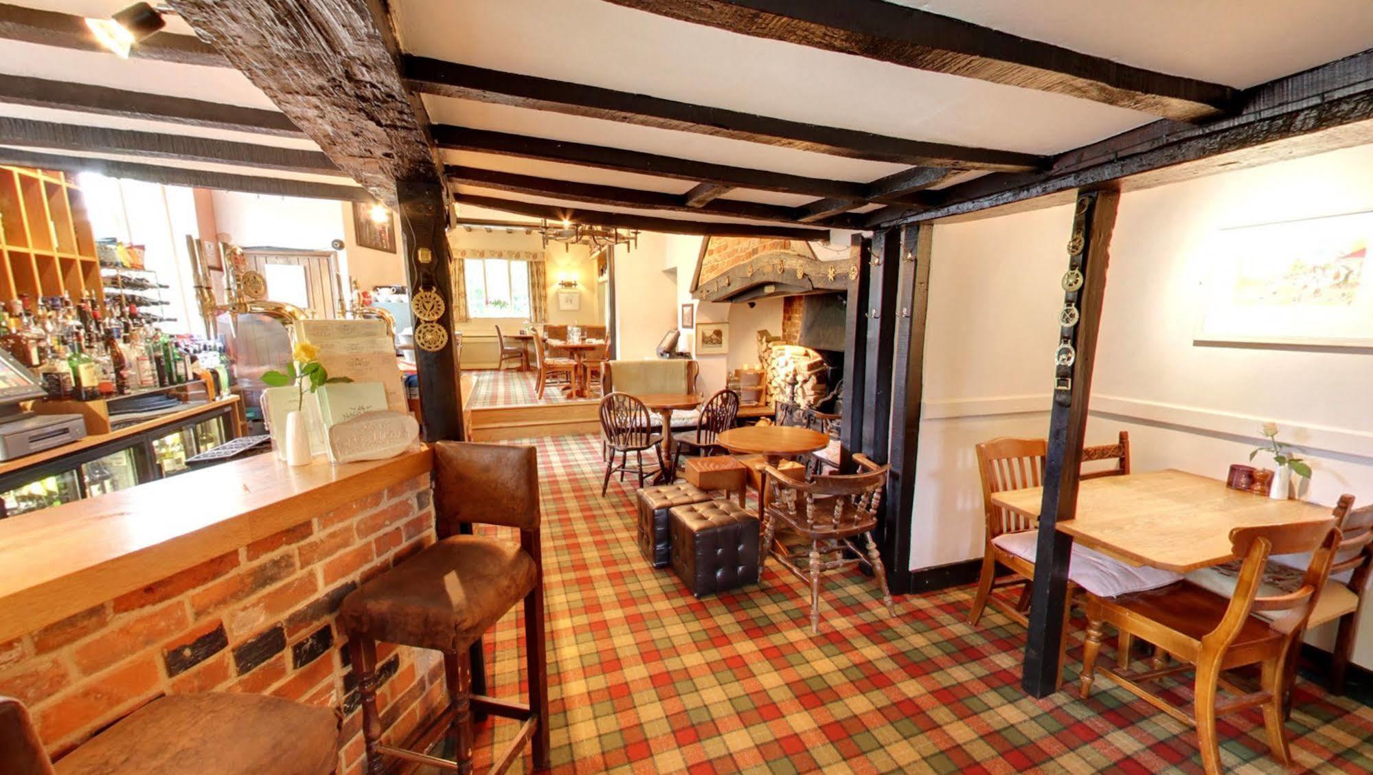 The Nags Head Hotel Great Missenden Bagian luar foto