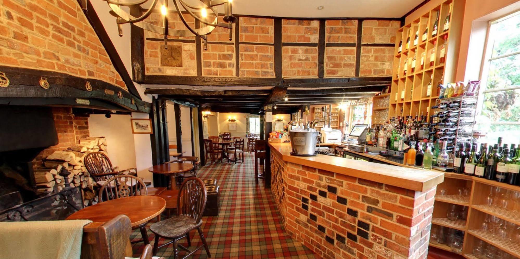The Nags Head Hotel Great Missenden Bagian luar foto